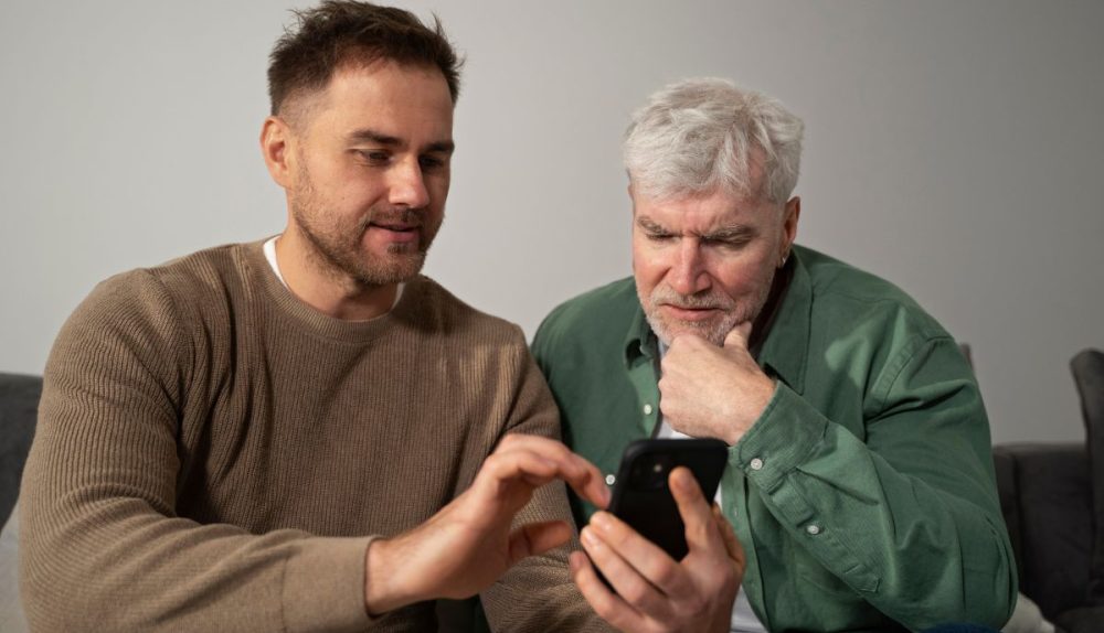 How To Set Up a Mobile For Older People