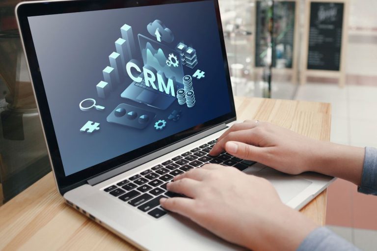 Hubspot Is The Right CRM To Open An Online Store