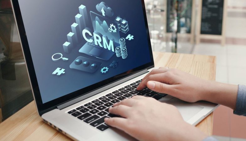 Hubspot Is The Right CRM To Open An Online Store